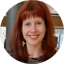 jen-peatey-circle-headshot-one-model